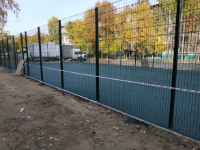 Забор на спортивную площадку 40 метров фото в Долгопрудном