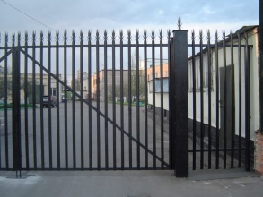 Сварные заборы с бетонированием столбов 12 метров фото в Долгопрудном