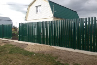 Забор из евроштакетника на ленточном фундаменте 70 метров фото в Долгопрудном