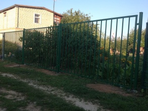 Сварные заборы с забивными столбами  80 метров фото в Долгопрудном