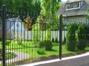 Кованые заборы на ленточном фундаменте 80 метров фото в Долгопрудном